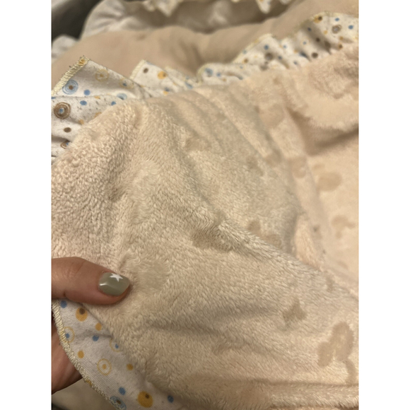 Baby Blanket Mickey Head Print With Hat And Tie - Warm-Cream Color- Used - Picture 5 of 8